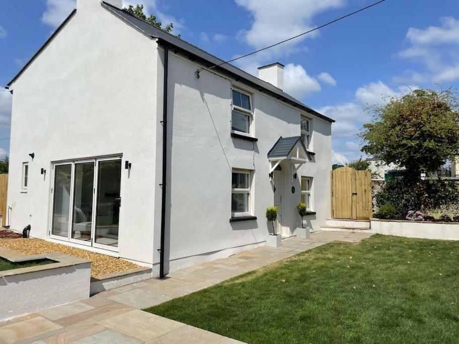 Charming Cottage Close To M4 Bridgend Bridgend  Luaran gambar