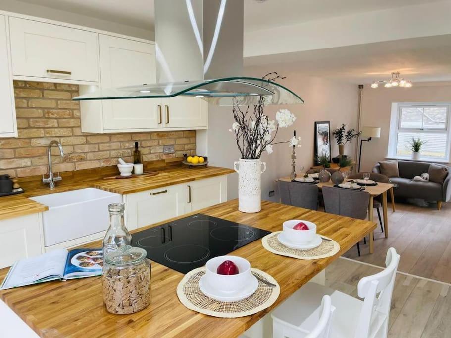 Charming Cottage Close To M4 Bridgend Bridgend  Luaran gambar